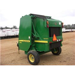 JOHN DEERE 458 ROUND HAY BALER
