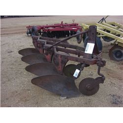 MASSEY 4' BOTTOM PLOW