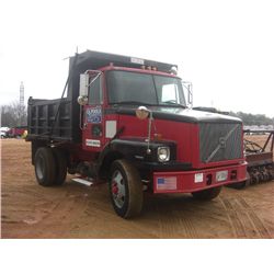 1996 VOLVO S/A DUMP
