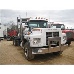 2000 MACK RB688S T/A ROLLOFF TRUCK