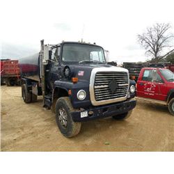 1985 FORD F800 S/A FUEL TRUCK