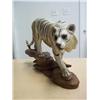 Image 2 : WHITE TIGER STATUE
