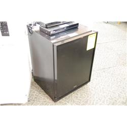 MARVEL BLACK OVERSIZED BAR FRIDGE