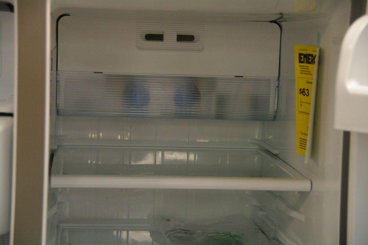 LG DOUBLE DOOR FRIDGE/FREEZER WITH ICE MAKER