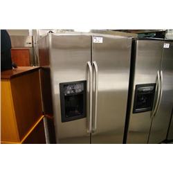 GE STAINLESS STEEL DOUBLE DOOR FRIDGE FREEZER