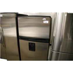 WHIRLPOOL GOLD STAINLESS STEEL FRIDGE  FREEZER
