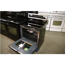 WHIRLPOOL STAINLESS STEEL CONVECTION OVEN WITH 5