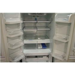 LG WHITE DOUBLE DOOR FRIDGE WITH PULLOUT FREEZER