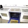 Image 2 : LG WHITE CONVECTION OVEN WITH 5 BURNER COOKTOP