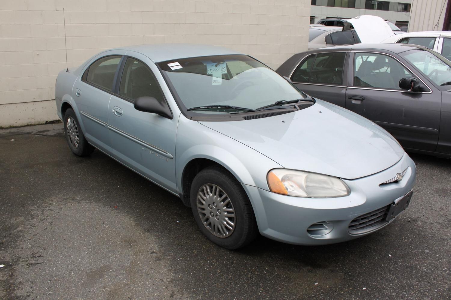 2001 BLUE CHRYSLER SEBRING LX 4DR SEDAN 2001 BLUE CHRYSLER SEBRING LX 4DR SEDAN