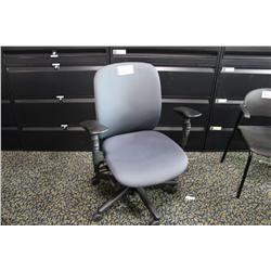 TEKNION AMICUS MULTILEVER TASK CHAIR