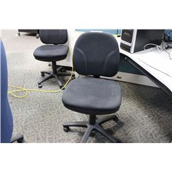 BLACK ERGONOMIC STENO CHAIR