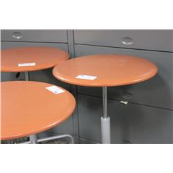 PNEUMATIC LIFT MOBILE CONFERENCE TABLE