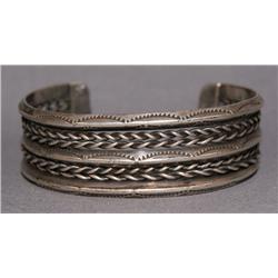 NAVAJO STERLING SILVER BRACELET