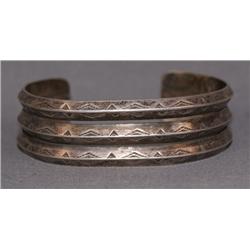 NAVAJO STERLING SILVER BRACELET