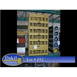 GLASS RACKS (X6)
