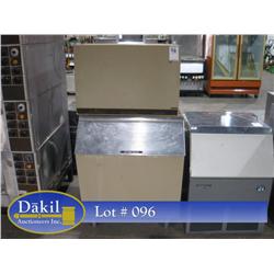 MANITOWOC SERIES 600 MOD: BY0694N ICE MAKER W BIN