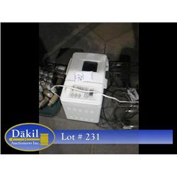 MAGIC CHEF BREAD MAKER