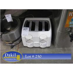 BLACK & DECKER 4 SLOT TOASTER