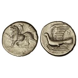 Hemidracma. 360-330 a.C. SIKYON. Anv.: Quimera en pie a izquierda. Rev.: Paloma volando a izquierda.