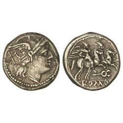 Denario. 210-208 a.C. ANÓNIMO-20. F con símbolos. Rev.: Dióscuros a caballo a derecha, encima estrel