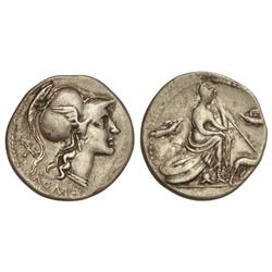 Denario. 115-114 a.C. ANÓNIMO-176. Rev.: Roma con cetro sentada a derecha, sobre dos escudos, enfren