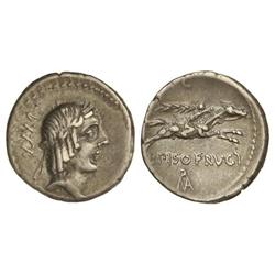 Denario. 90-89 a.C. CALPURNIA-12. L. Calpurnius Piso Frugi. Anv.: Cabeza laureada de Apolo a derecha