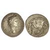 Image 1 : Denario. Acuñada el 7-6 a.C. AUGUSTO. Anv.: CAESAR AVGVSTVS DIVI. F. PATER PATRIAE. Cabeza laureada