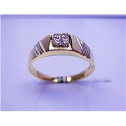 18 Karat Gold Diamonds Ring. .07 Carat Diamonds 4.10 Grams Weight