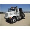 Image 1 : 2000 International 8100 S/A Toter Truck