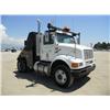 Image 2 : 2000 International 8100 S/A Toter Truck