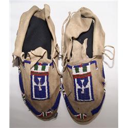 CHEYEENE BEADED MOCCASINS