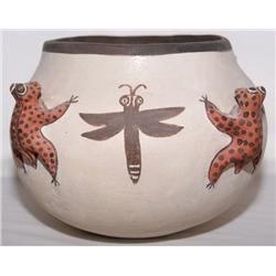 ZUNI POTTERY JAR