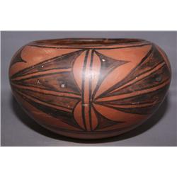 SANTO DOMINGO POTTERY JAR
