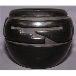 SANTA CLARA POTTERY JAR
