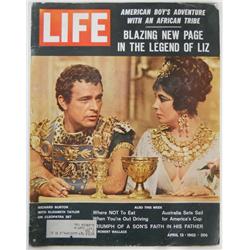 Life Magazine April 13 1962 - Mickey Mantle & Roger Maris Baseball Cards