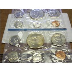 1976 US MINT SET (UNC) P/D