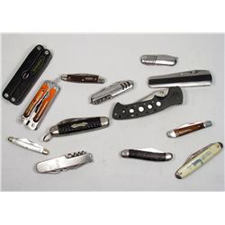 LOT OF 13 FOLDING AND LOCK BACK KNIVES - Incl. Sch