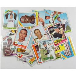 LOT OF 30 1960'S TOPPS BASEBALL CARDS - UNSEARCHED