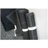 Image 1 : 3 ANTI FATIGUE KITCHEN MATS