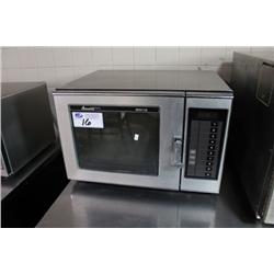 AMANA RFS11B COMMERCIAL MICROWAVE OVEN