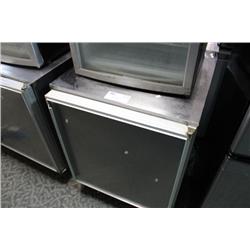 SILVERKING STAINLESS STEEL BAR COOLER
