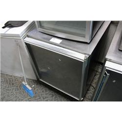 SILVERKING STAINLESS STEEL BAR COOLER