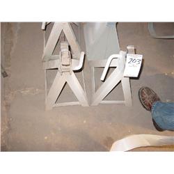 JACK STANDS (2X)
