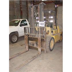 HYSTER 10,000 FORK LIFT W/SIDE SHIFT