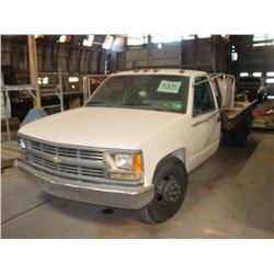 1994 CHEVROLET 3500 W/SAND BLASTER, BOX & HOSES; MILES: 148,740 (VIN 17121)