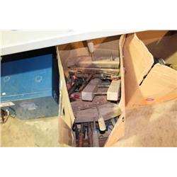 BOX OF WOOD CLAMPS