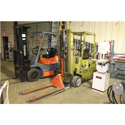 CLARK MO# C500-45 3 STAGE 3500 LB PROPANE FORKLIFT