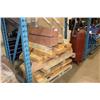 Image 1 : 2 PALLETS OF WOOD BLOCKS & ARBOURS