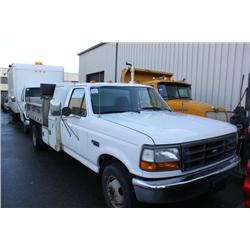 1997 WHITE FORD F-350 XL DUMP TRUCK